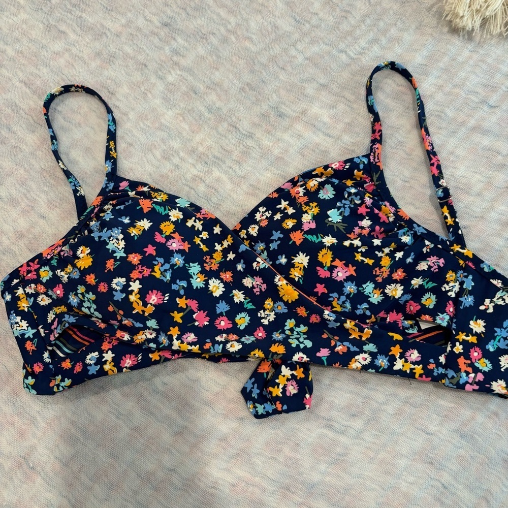 Vera Bradley Reversible Bikini top - floral‎ and stripes size Small/VS bottoms M - Picture 5 of 14